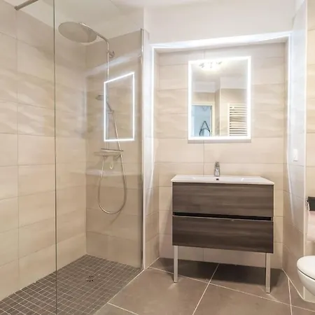 Beautiful Apt With Terrace/pool - Near Monaco Apartment